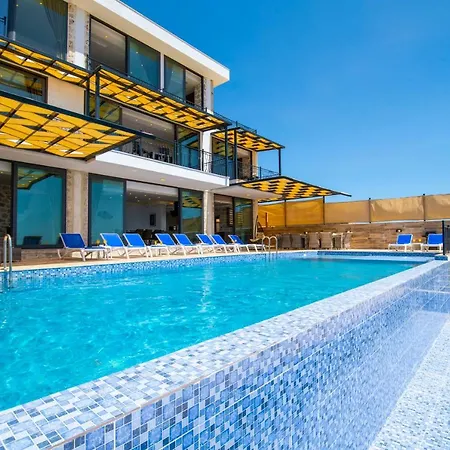 Villa Mona Roza, Kalkan, 5 Bedrooms *
